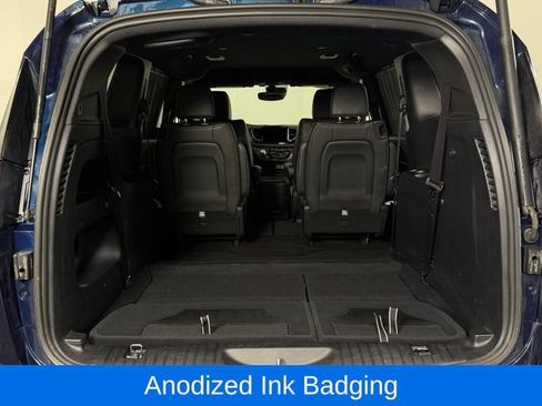 Used 2021 Chrysler Pacifica Touring-L w/ S Appearance Package FWD image 11