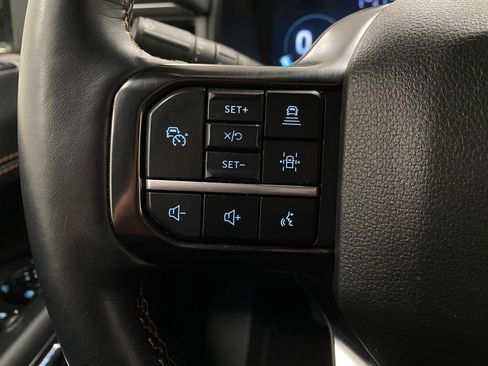 Used 2024 Ford Expedition Platinum image 18