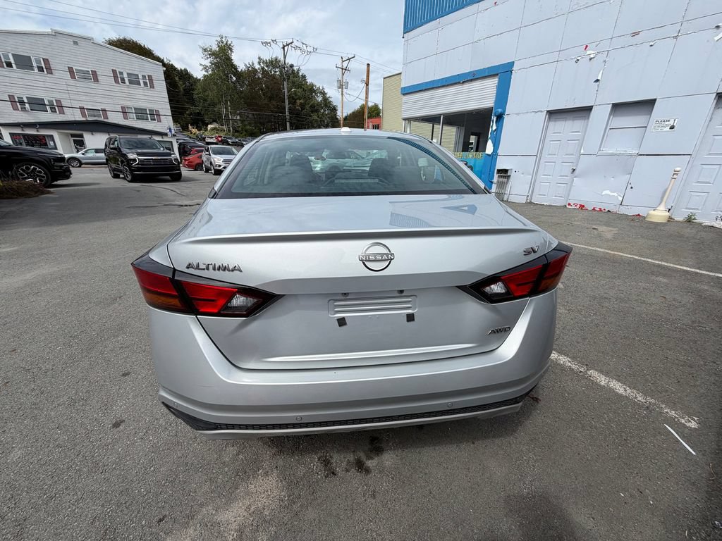 Used 2023 Nissan Altima 2.5 SV w/ SV Premium Package AWD/4WD image 4