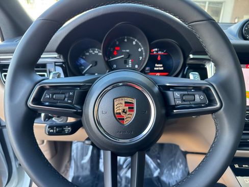 Certified 2026 Porsche Macan AWD/4WD image 27