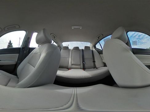 Used 2025 Nissan Altima 2.5 SV image 42