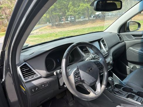 Used 2017 Hyundai Tucson SE Plus image 9