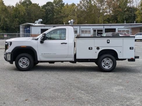 New 2024 GMC Sierra 2500 Pro w/ Convenience Package RWD image 8