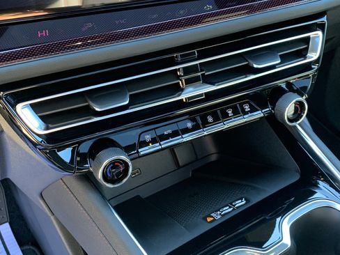 New 2026 Chevrolet Traverse Z71 w/ Driver Confidence Package image 19