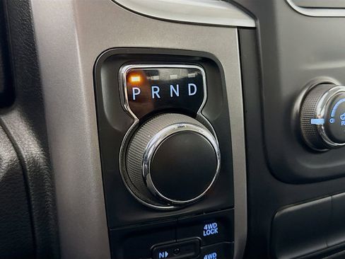 Used 2022 RAM 1500 Classic SLT AWD/4WD image 19
