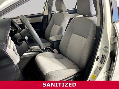 Used 2015 Toyota Corolla LE FWD image 18