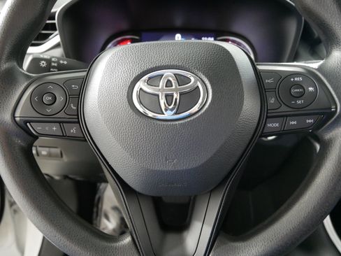 Used 2024 Toyota RAV4 XLE AWD/4WD image 25