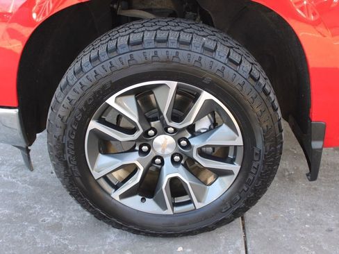 Used 2023 Chevrolet Silverado 1500 LT image 12