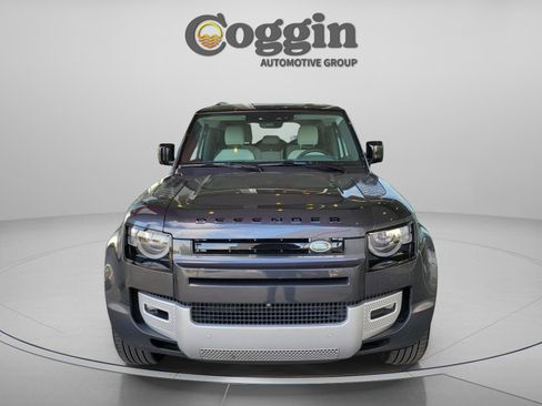 Used 2025 Land Rover Defender 90 S image 6