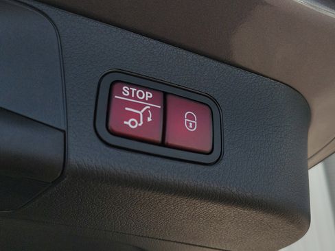 Certified 2026 Mercedes-Benz GLB 250 image 9