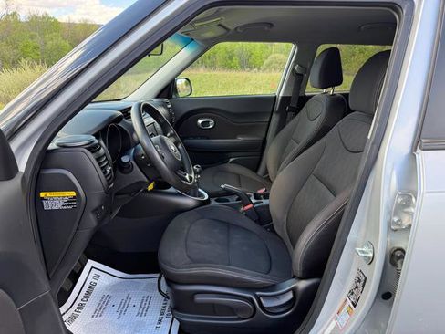 Used 2019 Kia Soul FWD image 10