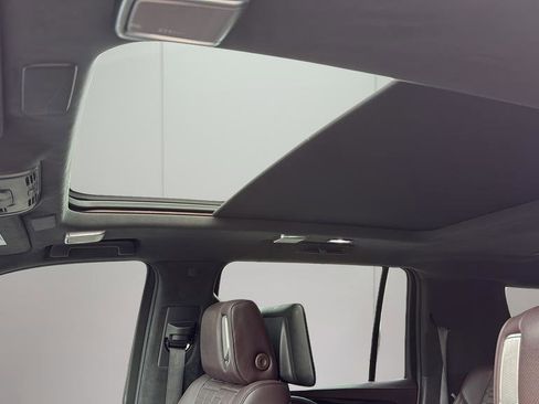 Certified 2022 Cadillac Escalade ESV Premium Luxury Platinum image 13