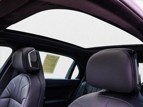 Certified 2024 BMW i7 eDrive50 image 11