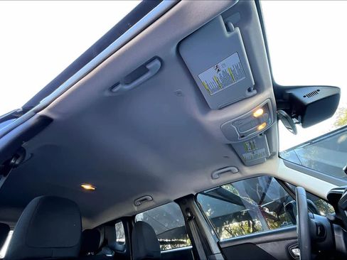 Used 2021 Jeep Renegade Sport image 14