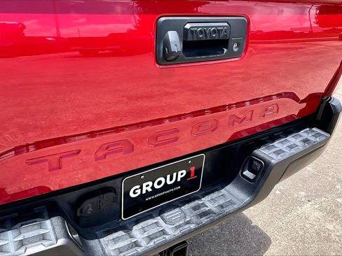 Used 2020 Toyota Tacoma SR5 AWD/4WD image 30