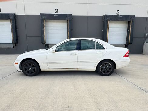 Used 2003 Mercedes-Benz C 240 4MATIC Sedan image 2
