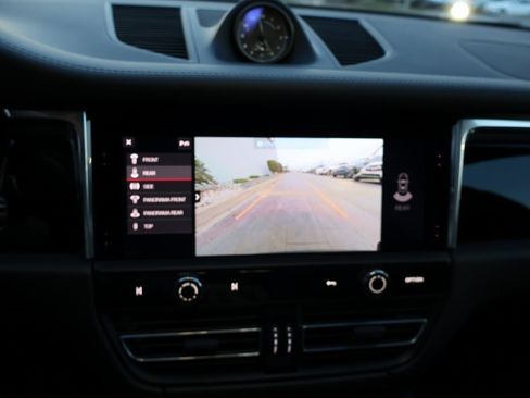 Used 2025 Porsche Macan S image 24