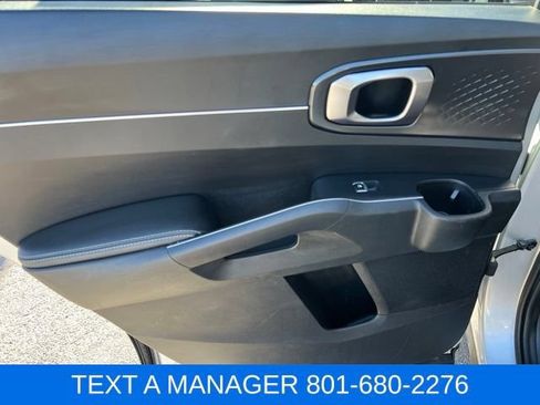 Used 2021 Kia Sorento LX AWD/4WD image 29