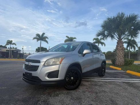 Used 2015 Chevrolet Trax LS FWD image 1
