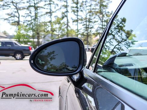 Used 2023 Porsche Macan AWD/4WD image 15