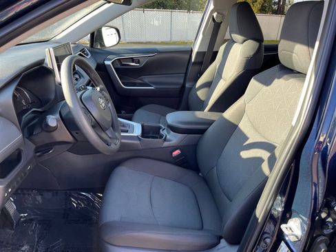 Used 2025 Toyota RAV4 XLE w/ Convenience Package image 39