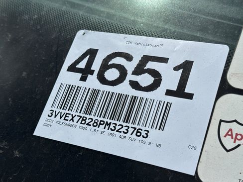 Used 2023 Volkswagen Taos SE w/ Panoramic Sunroof Package image 3