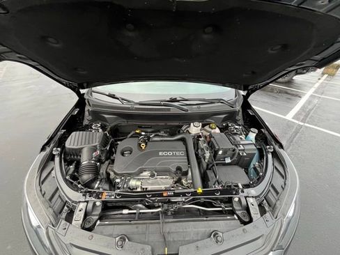 Used 2021 Chevrolet Equinox LS w/ LS Convenience Package image 17