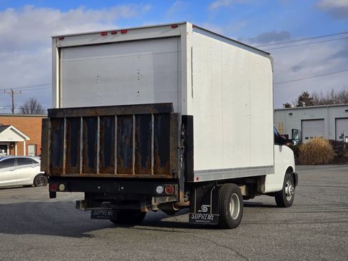 Used 2017 GMC Savana 3500 image 10