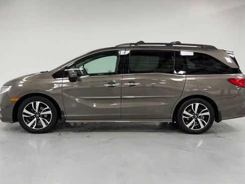 Used 2019 Honda Odyssey Elite image 2