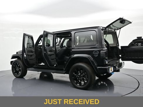 Used 2021 Jeep Wrangler Unlimited Sahara AWD/4WD image 30