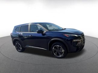 Used 2025 Nissan Rogue SV FWD video 2