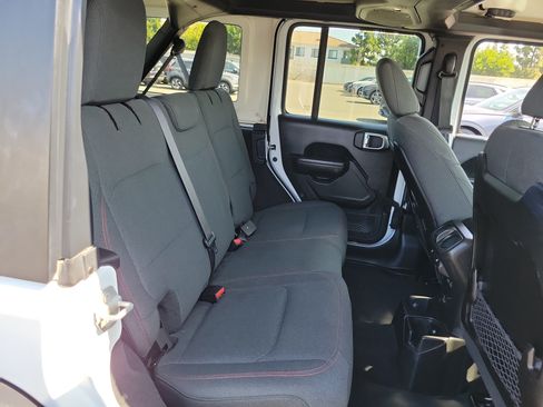 Used 2024 Jeep Wrangler Unlimited Rubicon AWD/4WD image 21