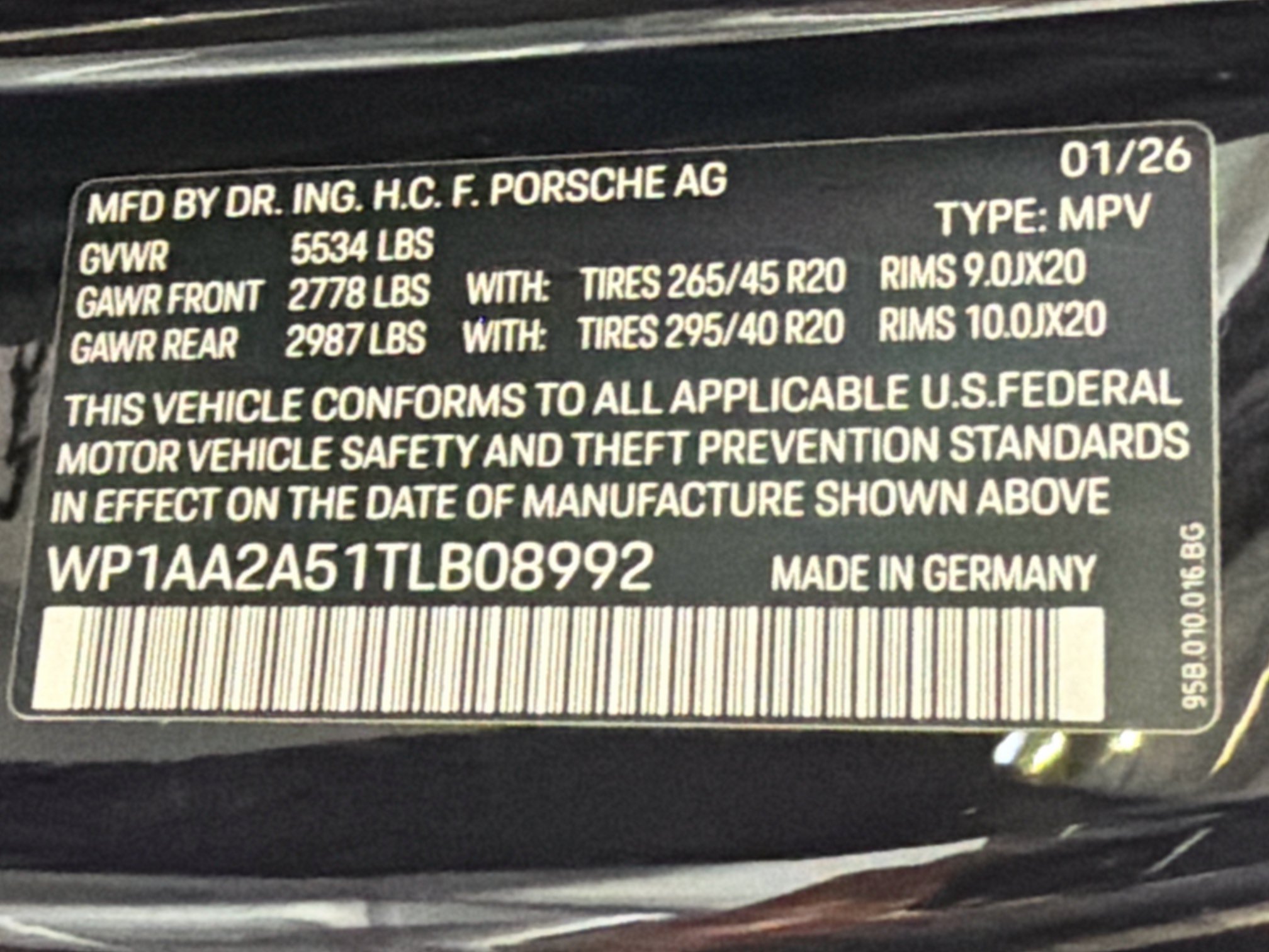 Certified 2026 Porsche Macan AWD/4WD image 43