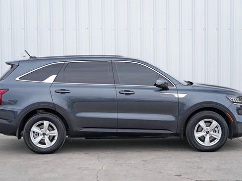 Used 2022 Kia Sorento LX image 47