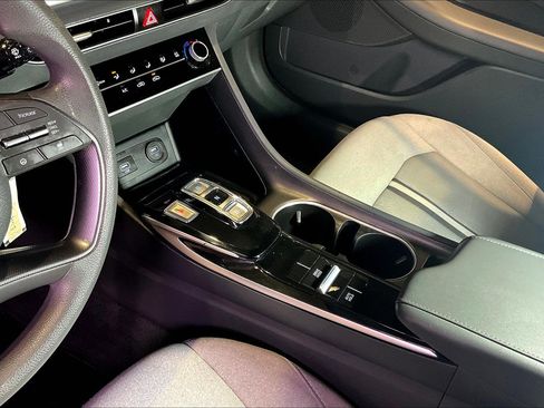 Used 2020 Hyundai Sonata SE FWD image 18