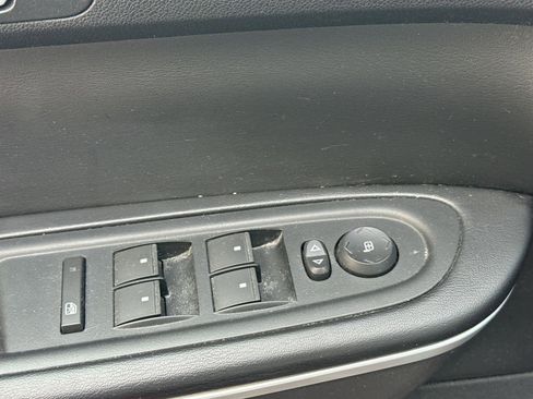 Used 2012 GMC Acadia SLE image 21