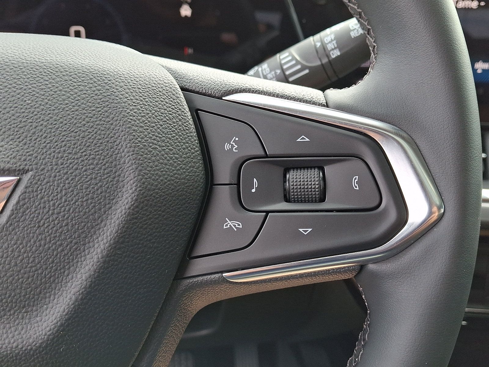 Used 2024 Chevrolet Trax ACTIV w/ Sunroof Package FWD image 24