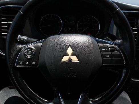 Used 2017 Mitsubishi Outlander SEL FWD image 27