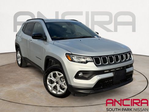 Used 2025 Jeep Compass Latitude AWD/4WD image 1