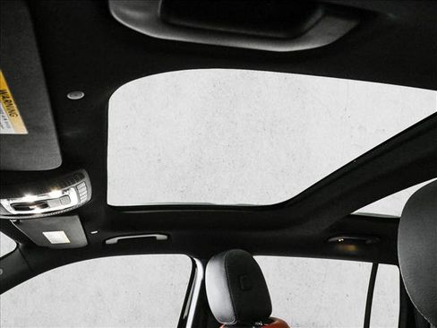 Used 2022 Mercedes-Benz GLB 35 AMG 4MATIC image 17