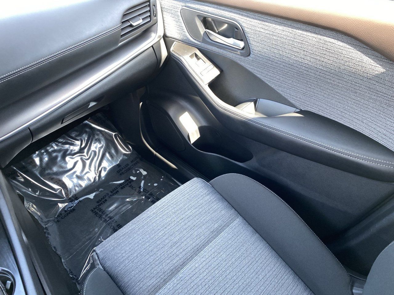 Certified 2023 Nissan Rogue SV FWD image 18