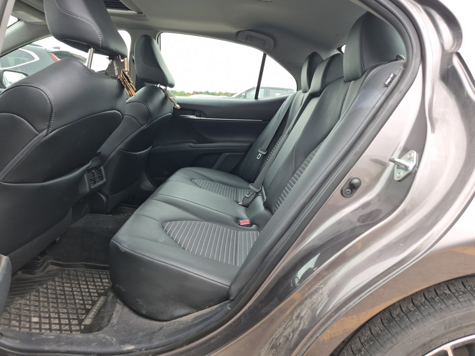 Used 2021 Toyota Camry SE AWD/4WD image 9