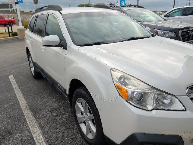 Used 2014 Subaru Outback 2.5i Premium AWD/4WD image 4