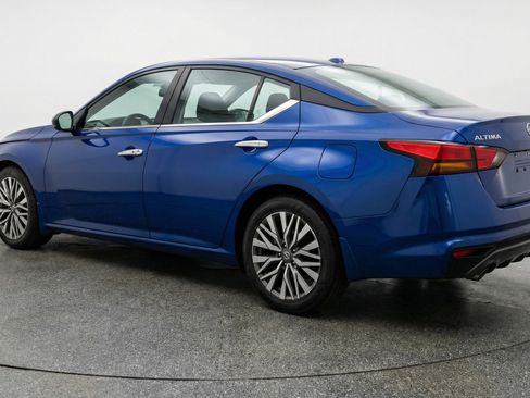 Used 2025 Nissan Altima 2.5 SV image 6