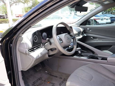 Used 2023 Hyundai Elantra SEL w/ Convenience Package FWD image 24