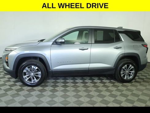 Used 2025 Chevrolet Equinox LT w/ Safety and Technology Package AWD/4WD image 4