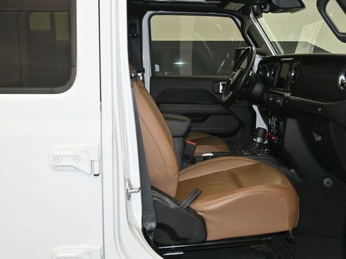 Used 2021 Jeep Wrangler Unlimited Rubicon 4xe w/ Cold Weather Group image 27