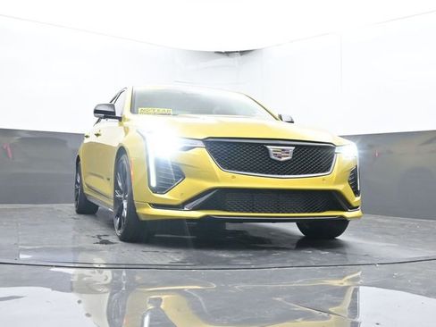 Used 2024 Cadillac CT4 V w/ LPO, ONYX Package image 43