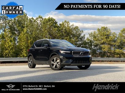 Used 2025 Volvo XC40 B5 Core