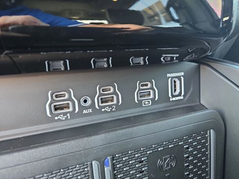 New 2026 RAM 1500 Laramie AWD/4WD image 42